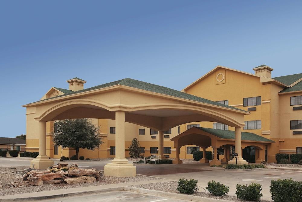 Comfort Suites Clovis Exterior photo