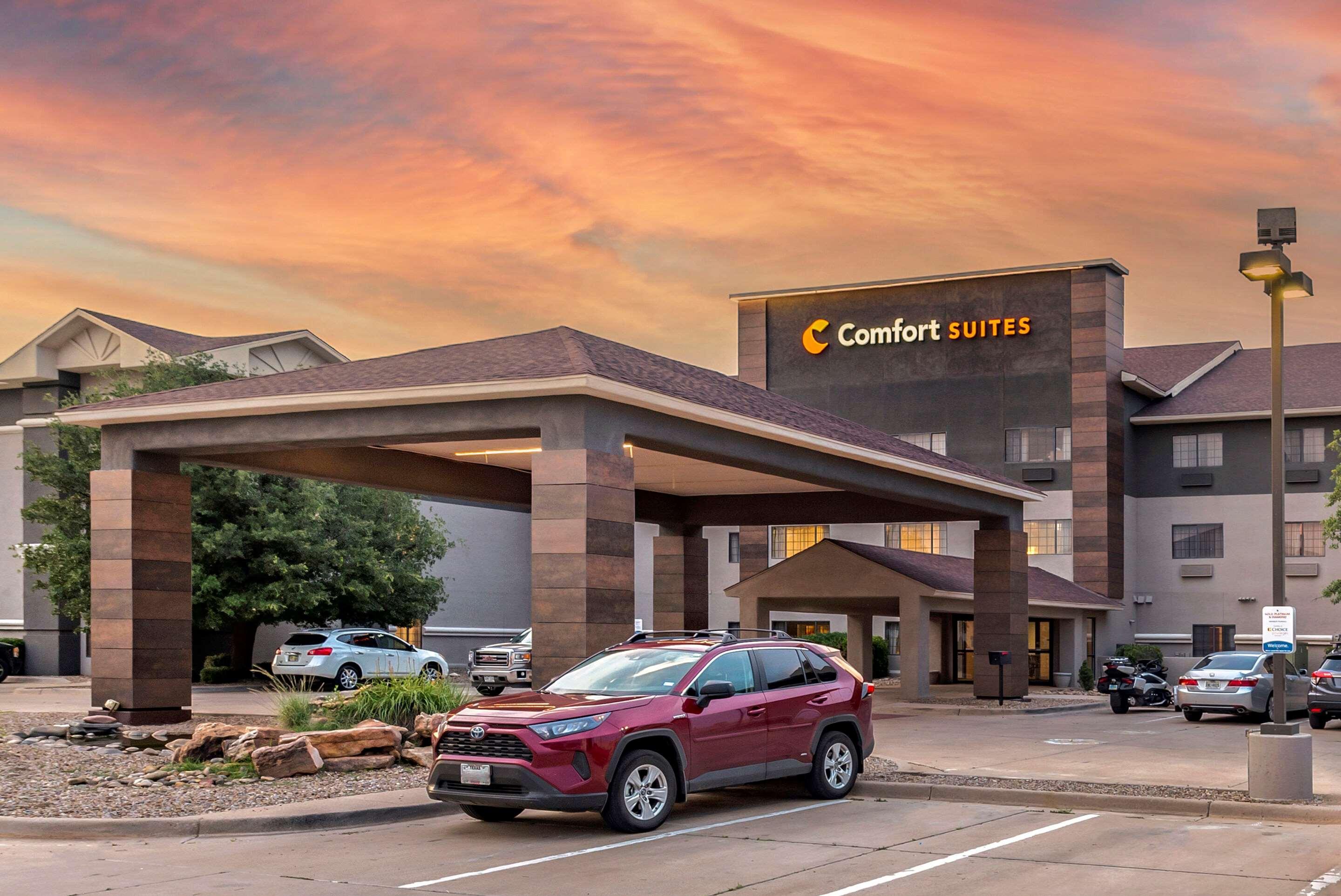 Comfort Suites Clovis Exterior photo